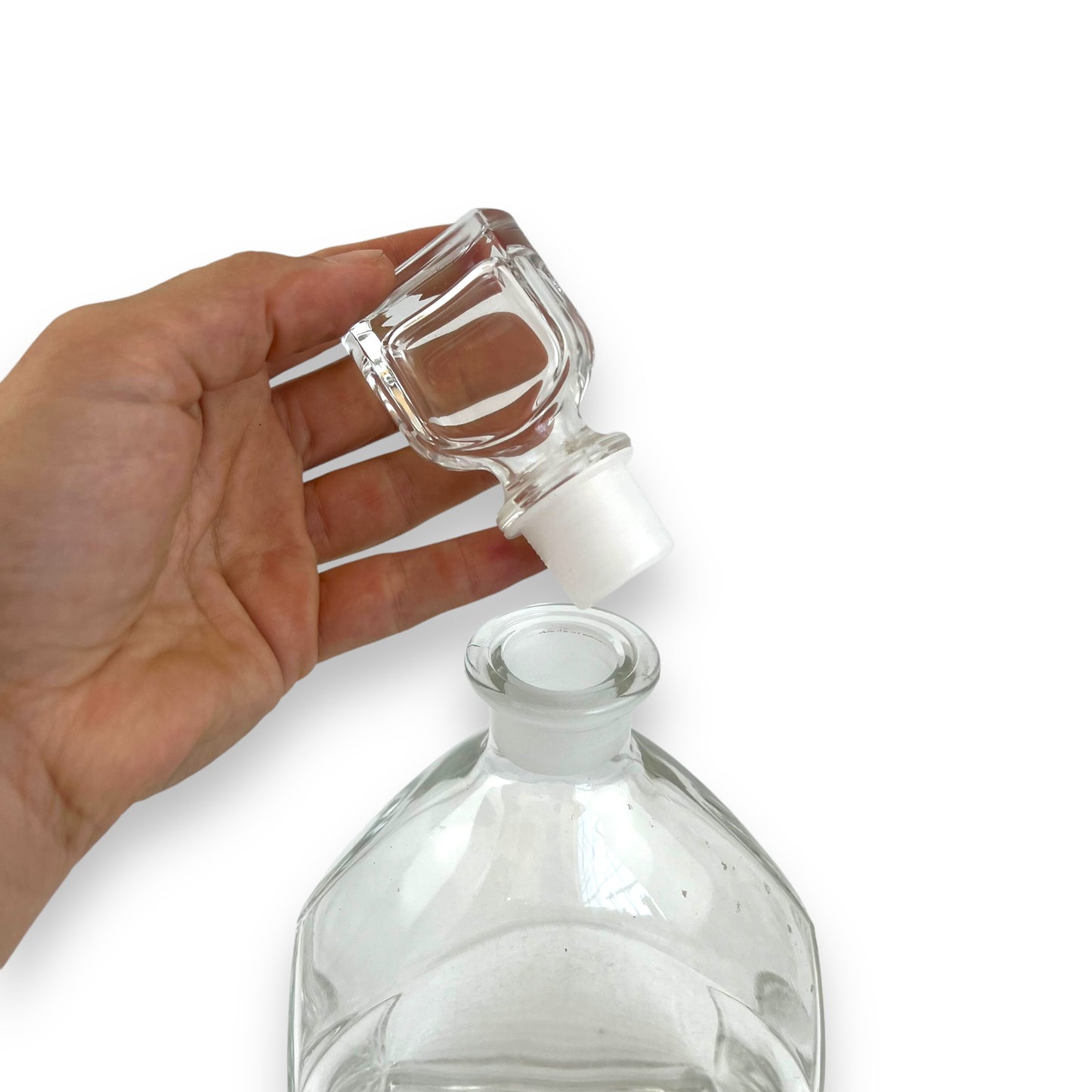 Glass Decanter with Stopper