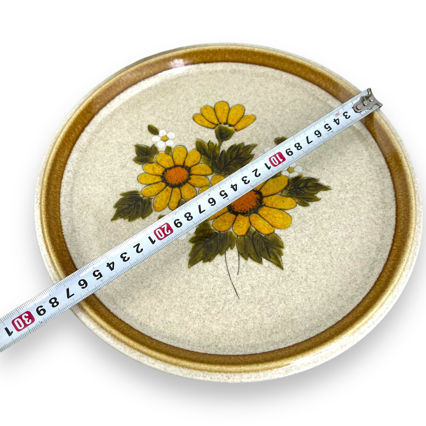 Mikasa Stone Manor “Melissa” F5811 Dinner Set - Bold Yellow Daisy Design, Beige Speckled - 24-Piece Set