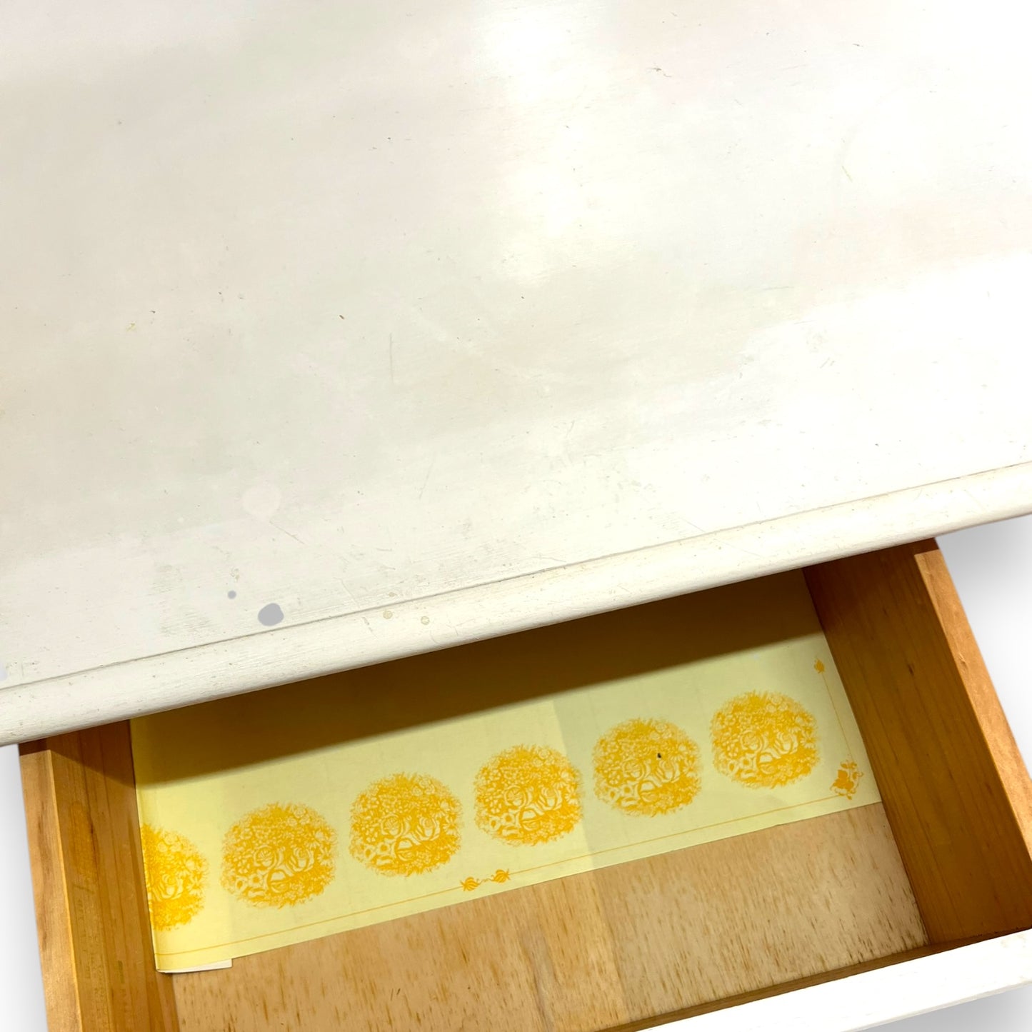 Alrob 12-Drawer white Chest of drawers