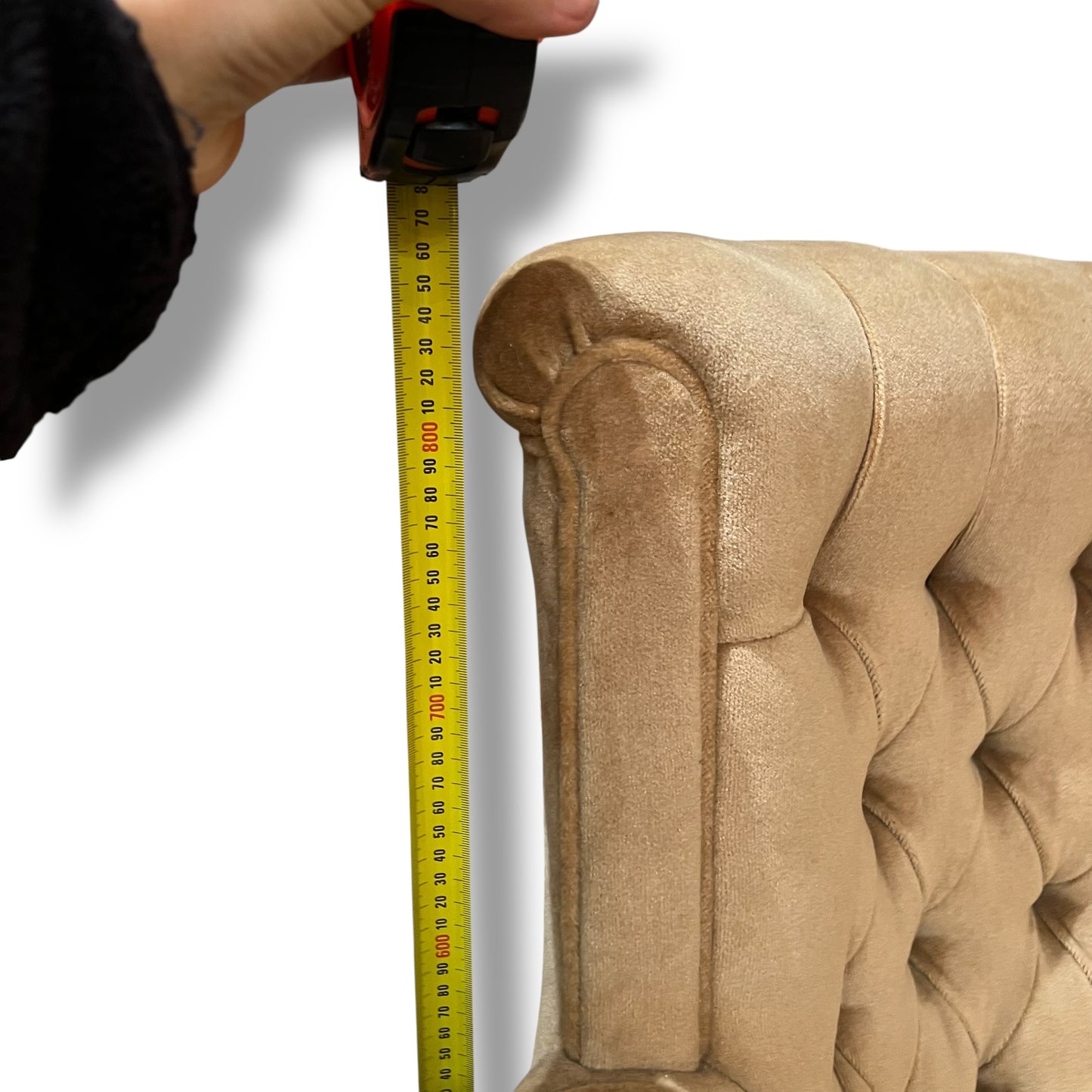 Tufted Velvet Armchair – Caramel Beige