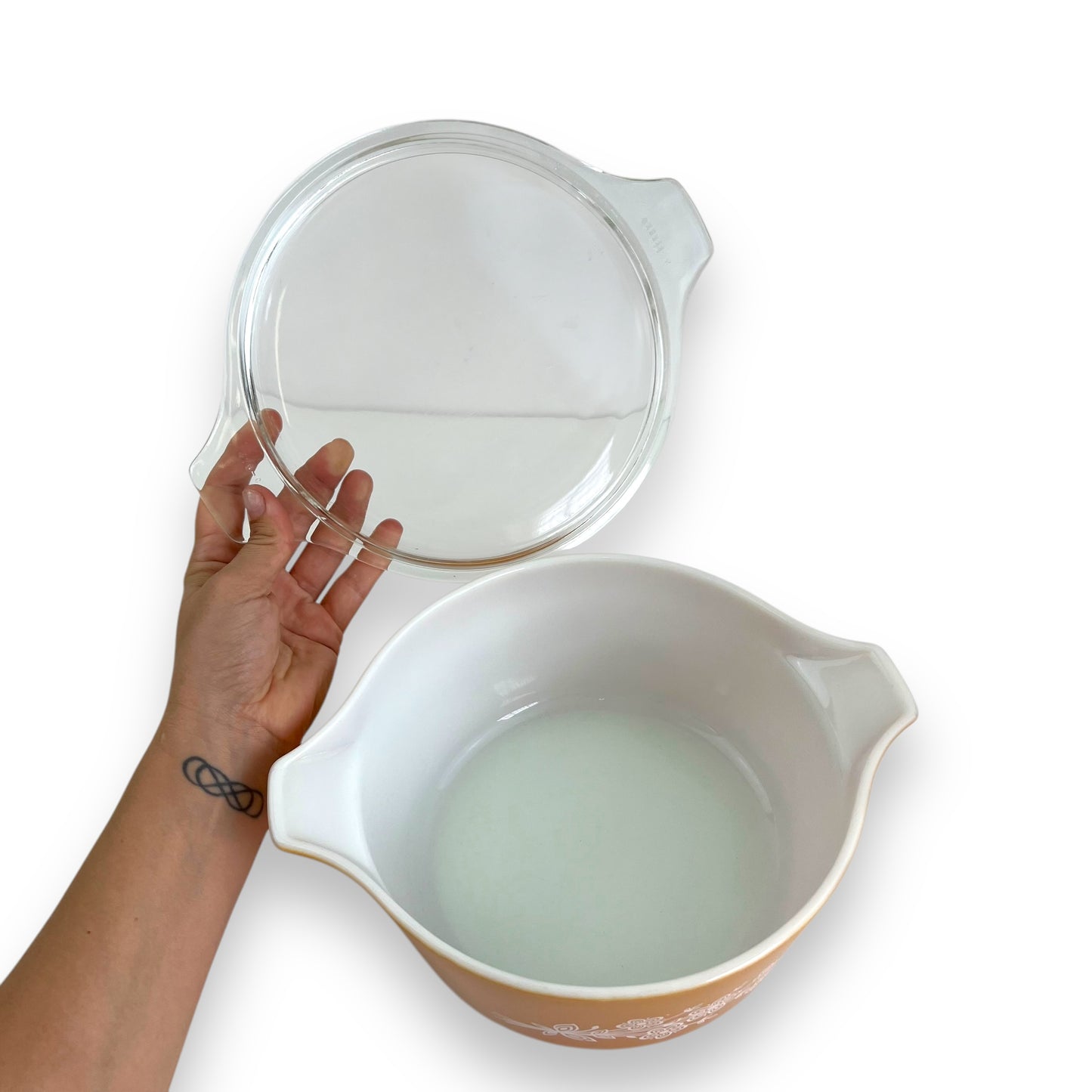 Pyrex Butterfly Gold Casserole Dish & Glass Lid Baking Dish