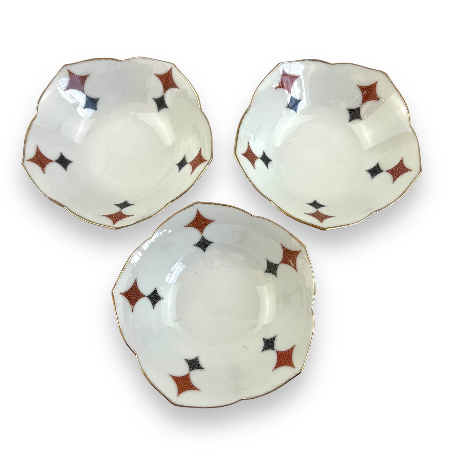 Diamond pattern small bowl set of 3 fine China 1765 stamp