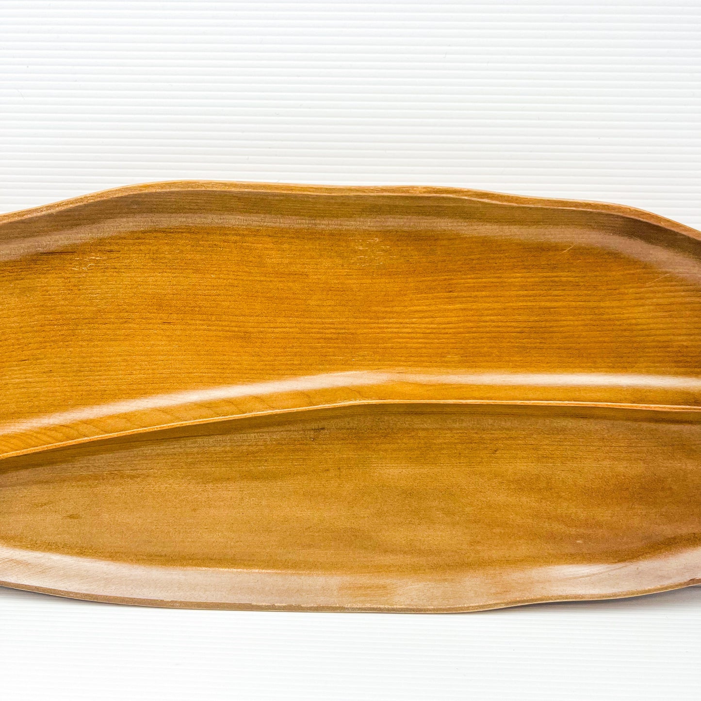 Large wooden leaf shape serving platter plate. Leaf serving platter. Wooden tableware.
