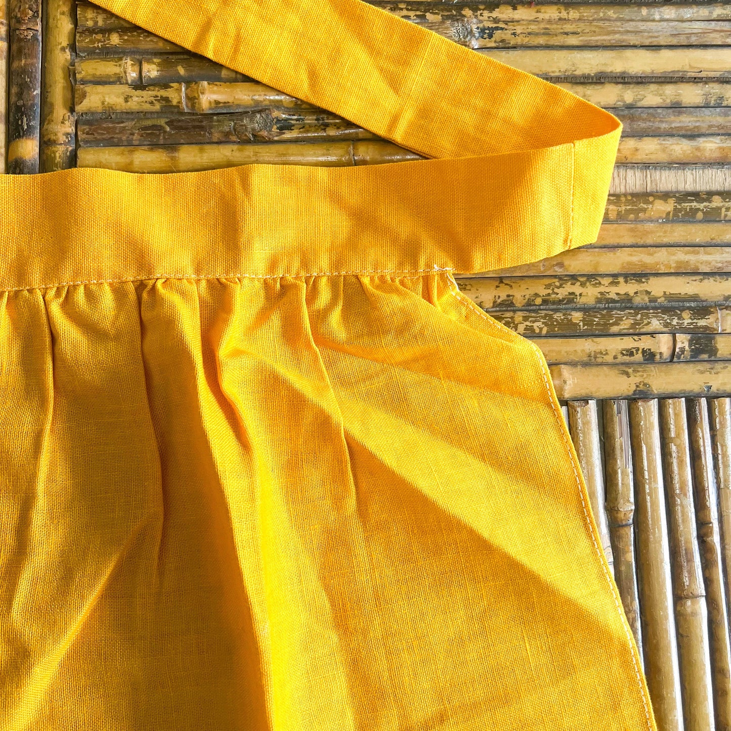 Retro yellow and white lace tie back half apron
