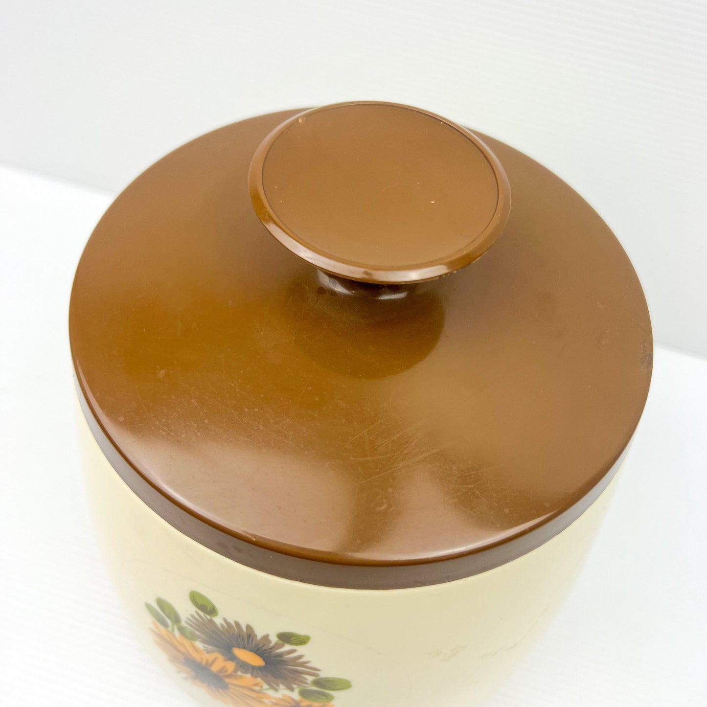 Retro Flower Plastic Storage Container