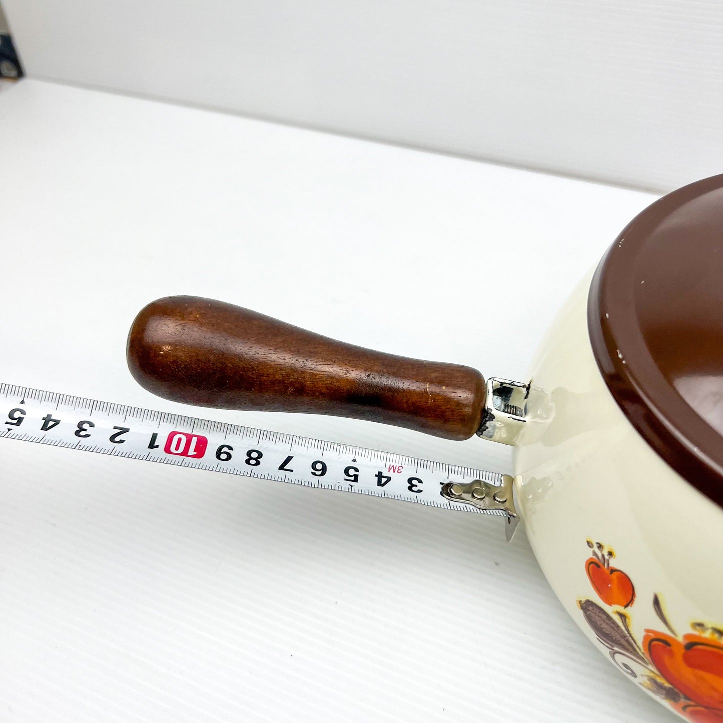 Retro Orange Flower Enamel Fondue Pot with wooden handle