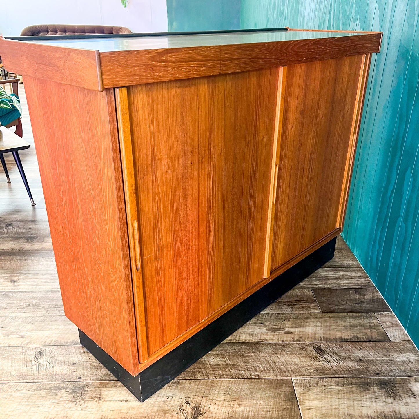 Macrob Bar Teak & Orange Square Design