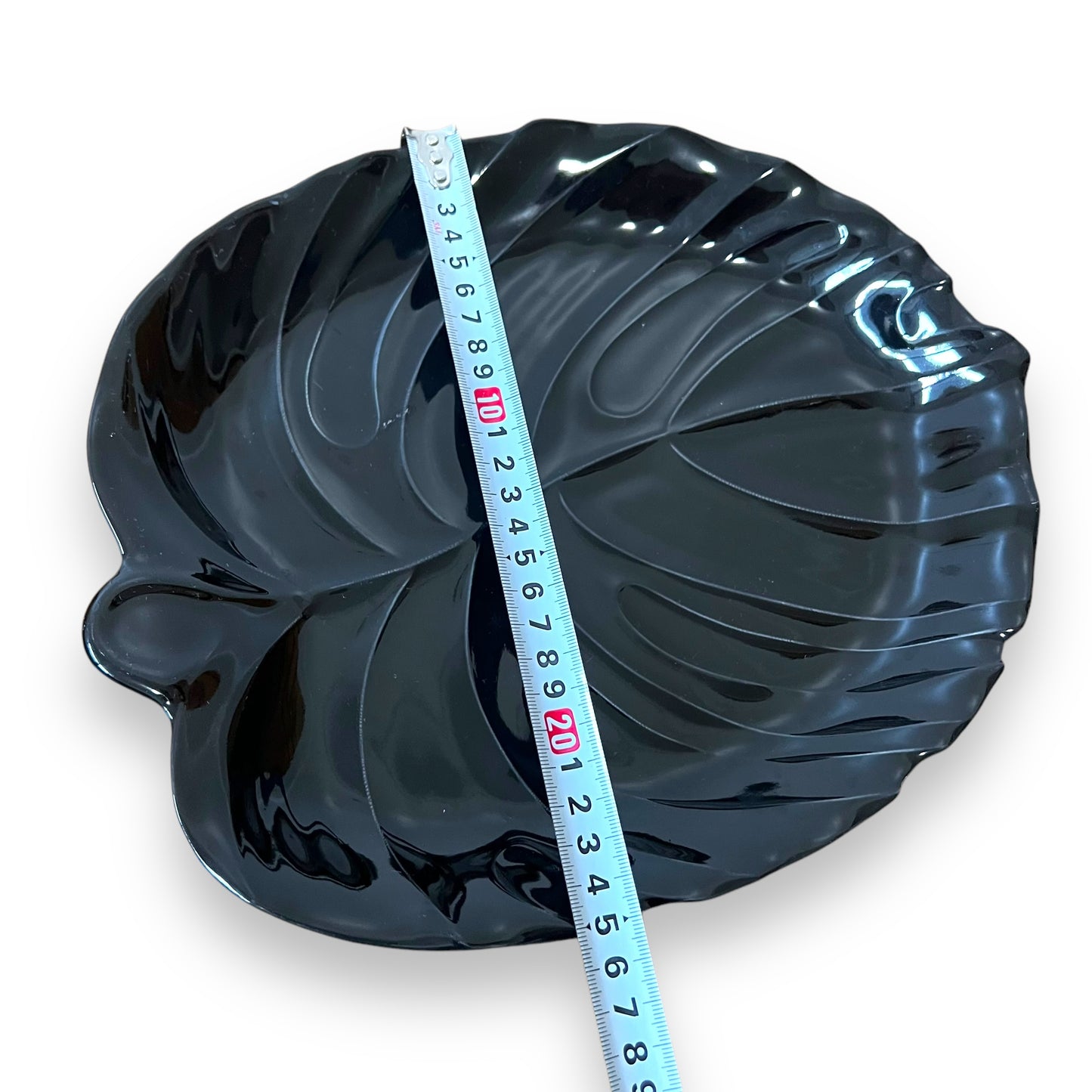 Studio Nova Black Leaf-Shaped Plate