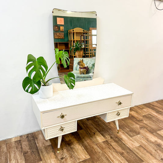 Retro White Bedroom Dressing Table & Mirror