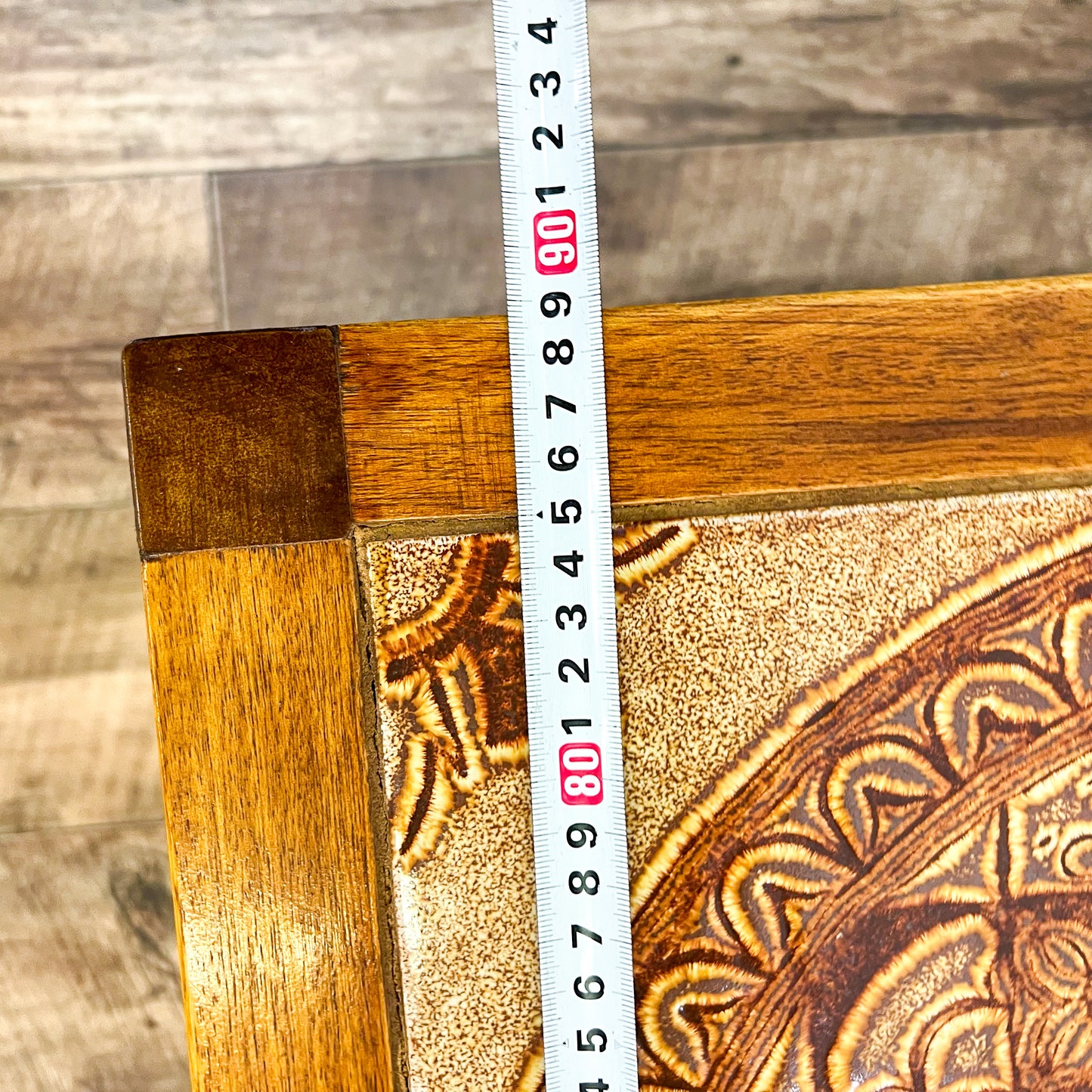 Rectangle wood tile coffee table with circle pattern