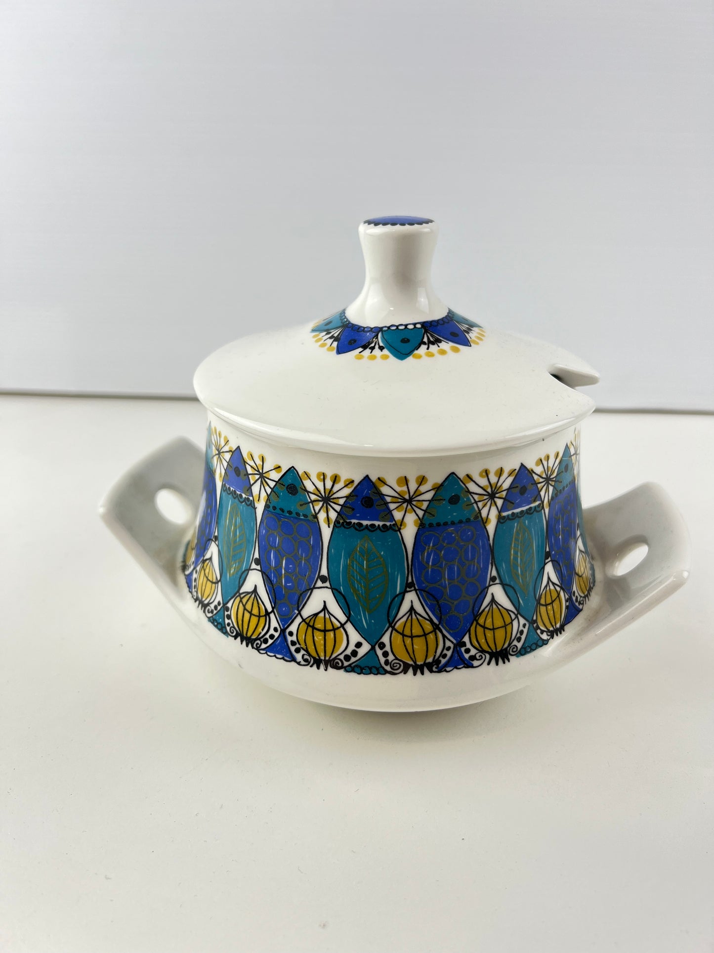 Figgjo Flint Norway ‘Clupea’ Lidded Serving Bowl – Turi Gramstad Oliver