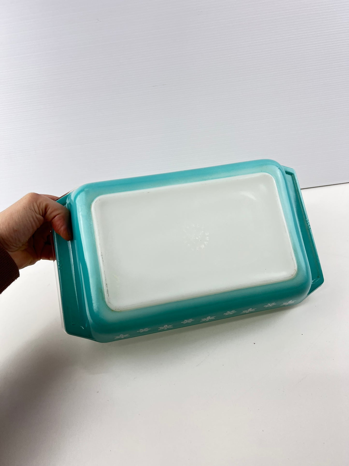 Pyrex Snowflake Turquoise Casserole Dish with Lid