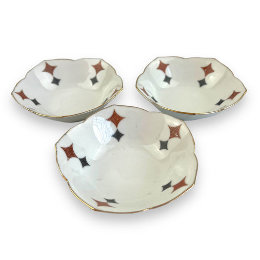 Diamond pattern small bowl set of 3 fine China 1765 stamp