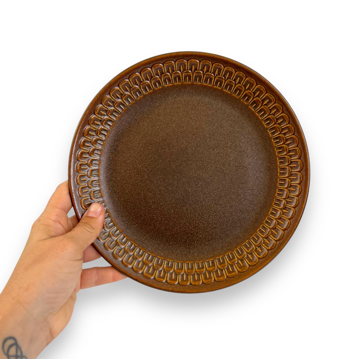 Wedgwood “Pennine” Pattern Dark Brown Round Plate 22.5cm diameter