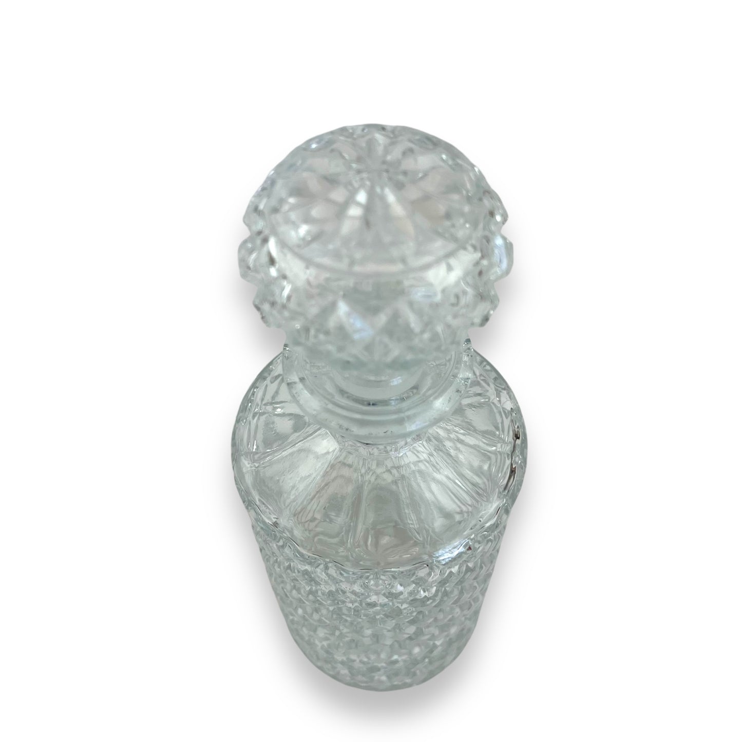 Vintage Cut Glass Decanter with Stopper – Diamond Pattern – Elegant Barware