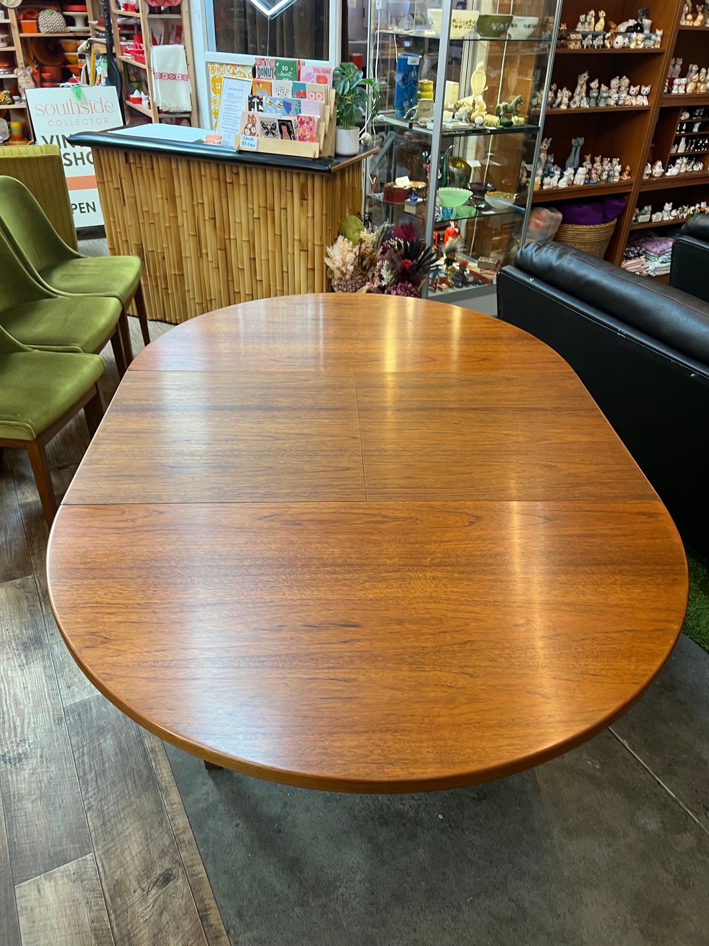 Australian Made Extendable Round/Oval Dining Table – Seats 4–6