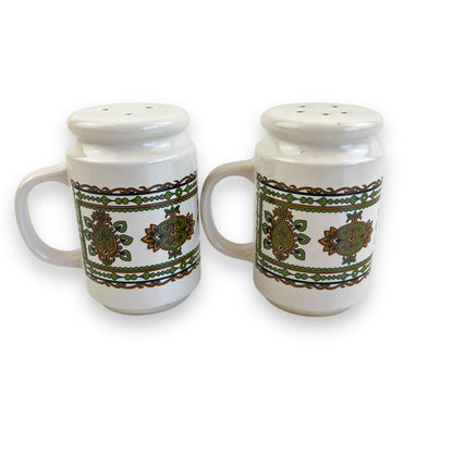 Green patterned salt and pepper set with handles