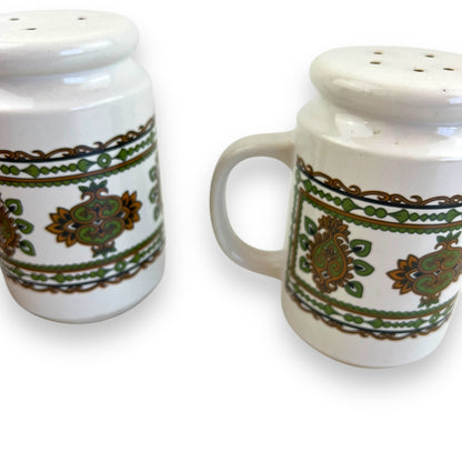 Green patterned salt and pepper set with handles