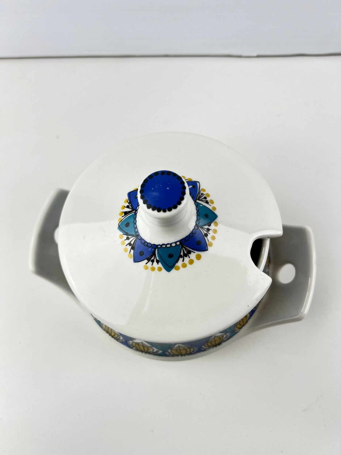 Figgjo Flint Norway ‘Clupea’ Lidded Serving Bowl – Turi Gramstad Oliver