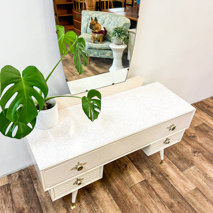 Retro White Bedroom Dressing Table & Mirror