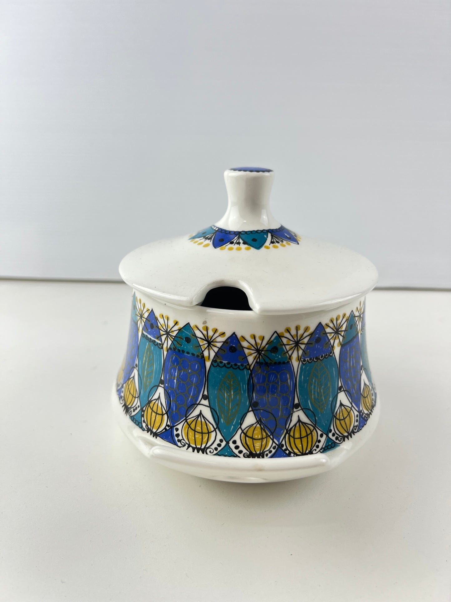 Figgjo Flint Norway ‘Clupea’ Lidded Serving Bowl – Turi Gramstad Oliver