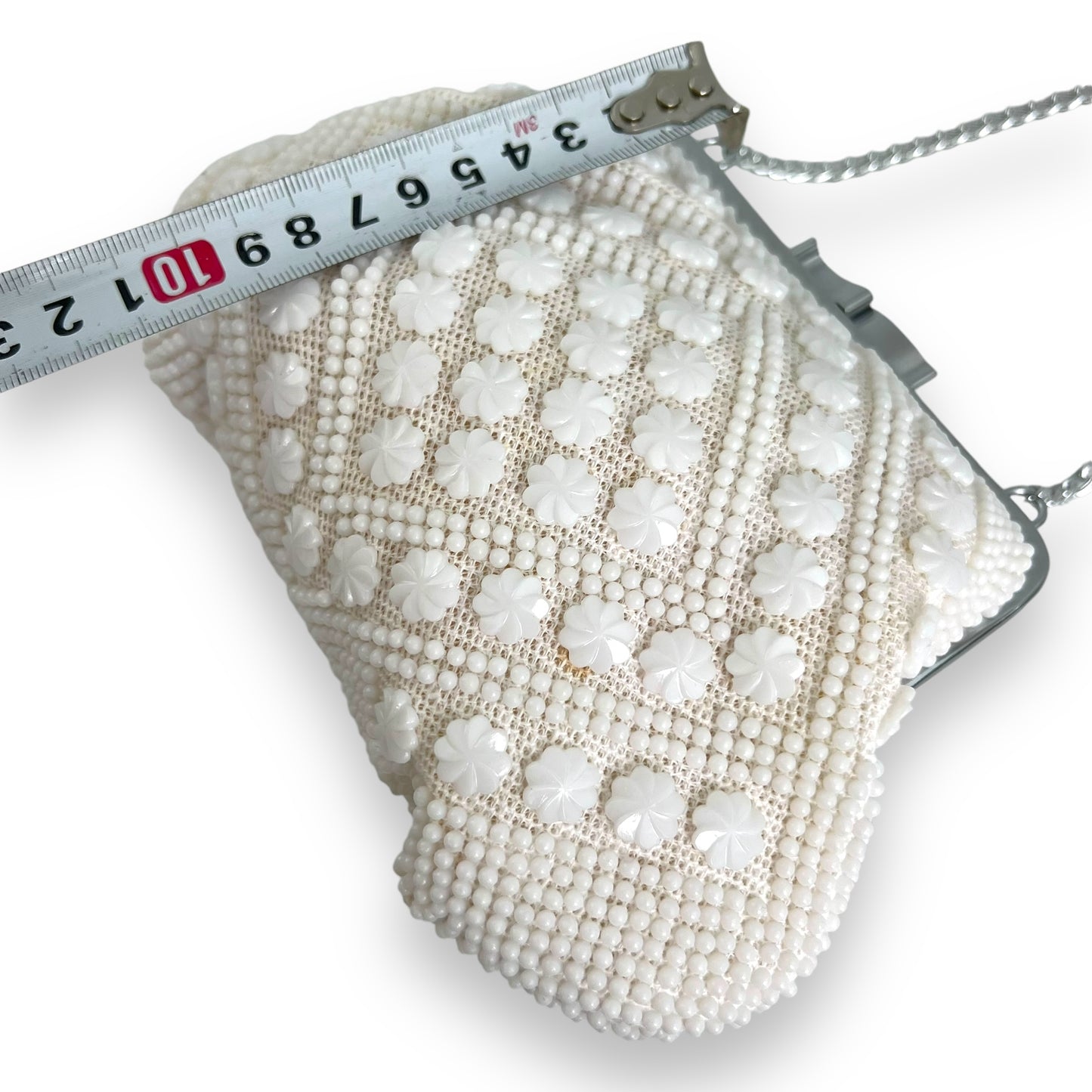 Vintage white Beaded Purse with silver metal clasp and short chain handle