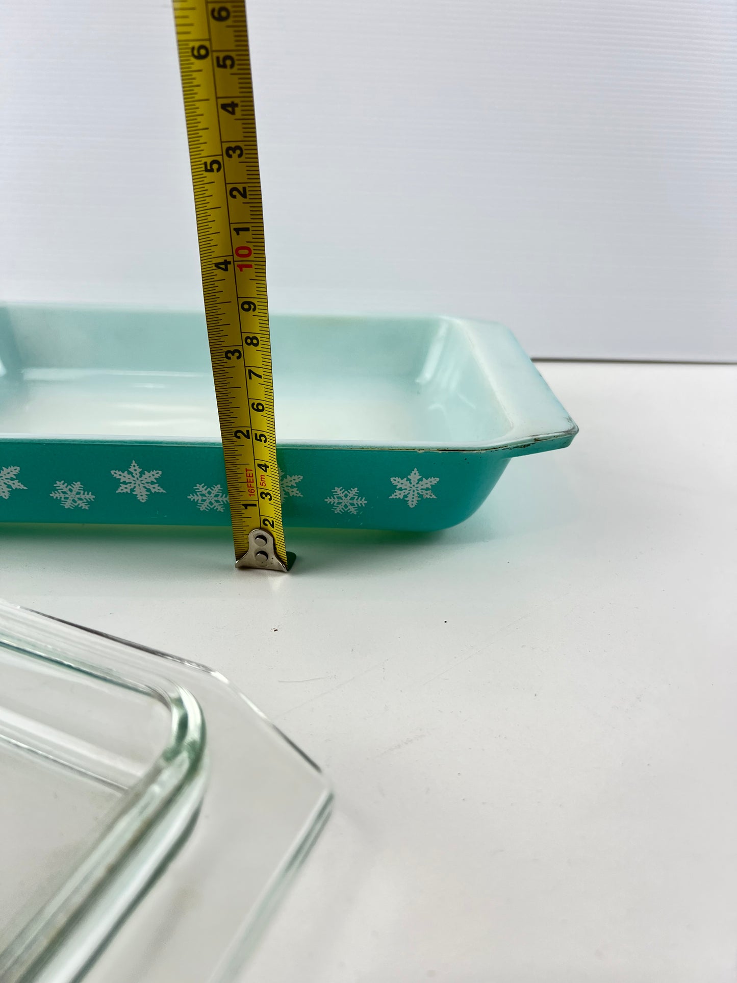 Pyrex Snowflake Turquoise Casserole Dish with Lid