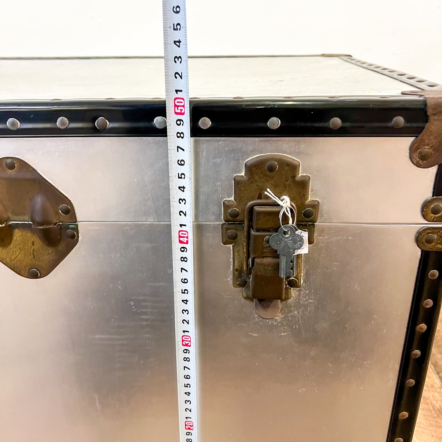Aluminium Travel Trunk with Keys
