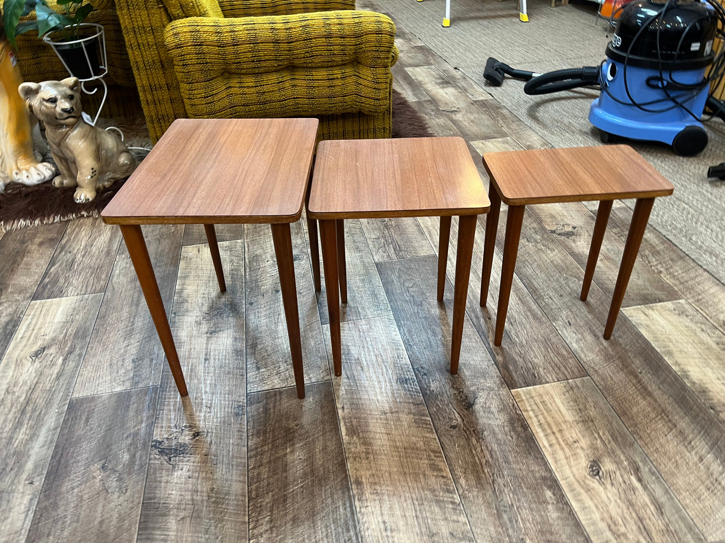 Nesting Table set of 3
