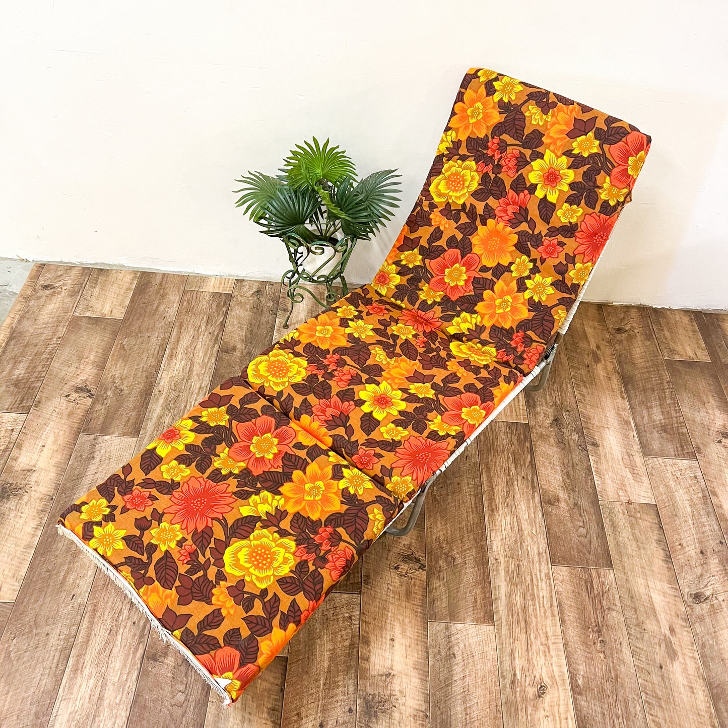 Retro Flower Sun Lounger Cushion
