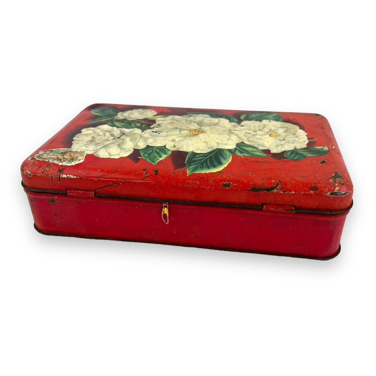 White roses red old tin