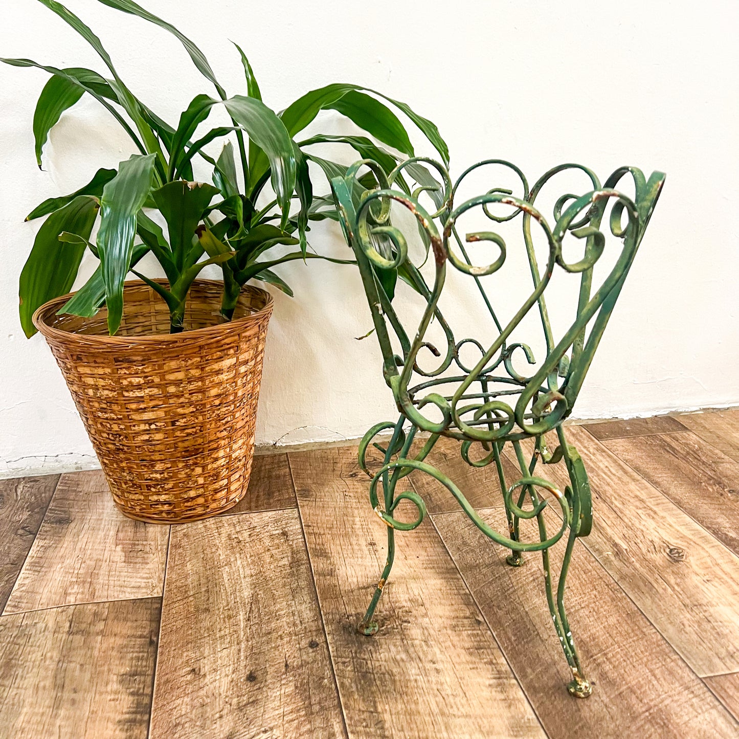 Vintage green swirl metal plant pot holder