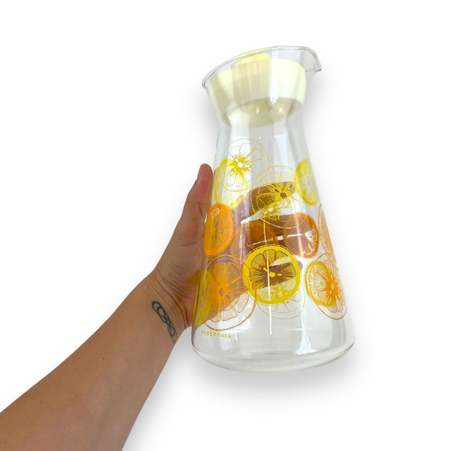 Pyrex Glass Carafe – USA Made, Citrus Slice Print, Mid-Century Pitcher with Lid