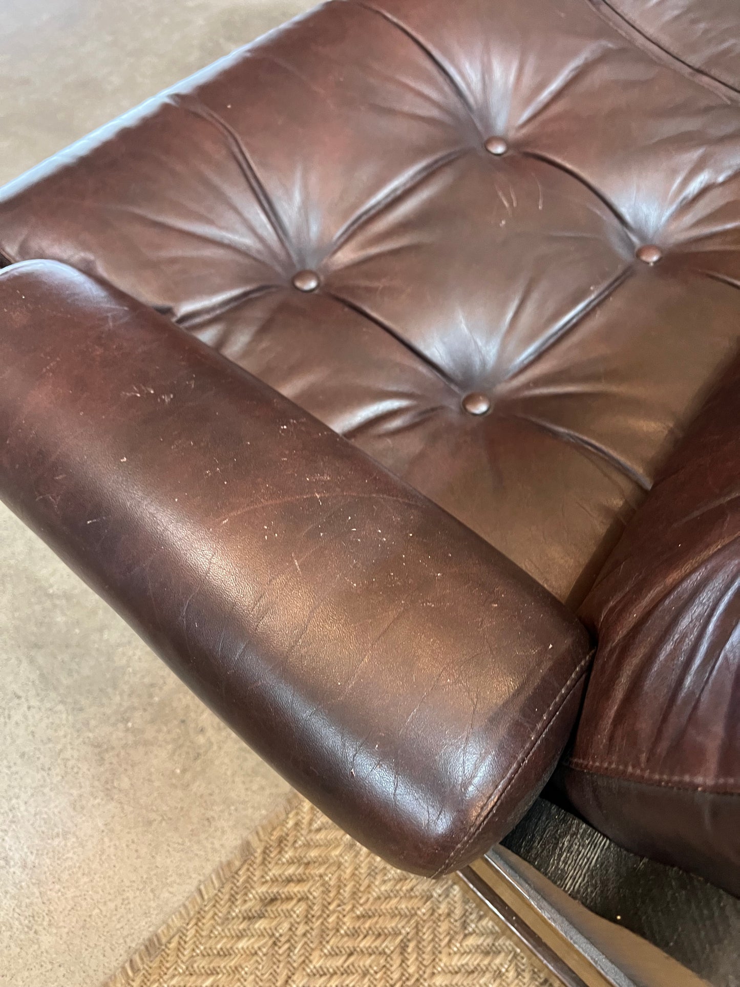 Davis Furniture Leather 2 Seater Sofa – Solid Timber Frame