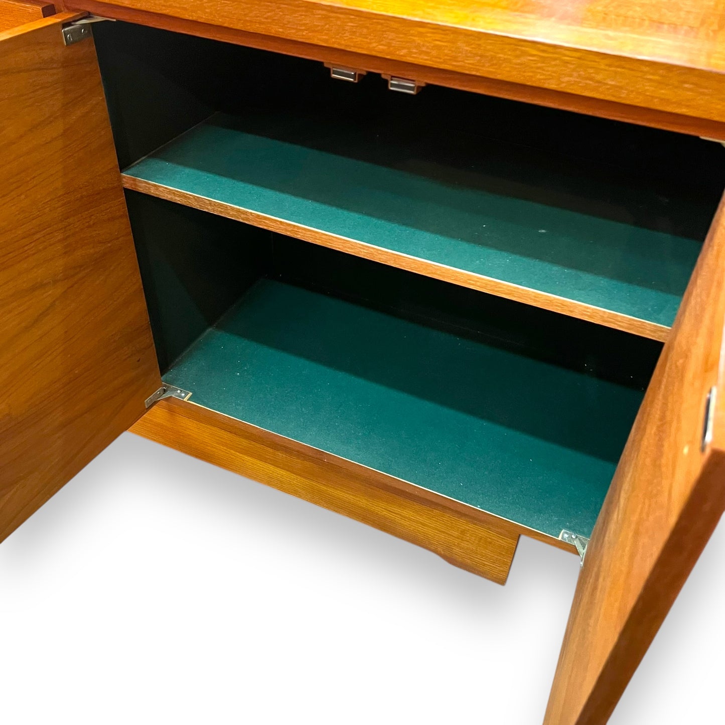 Mid-Century large Sideboard Buffet with four drawers and dual double door storage