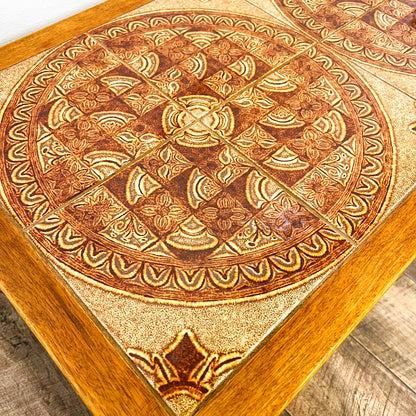 Rectangle wood tile coffee table with circle pattern