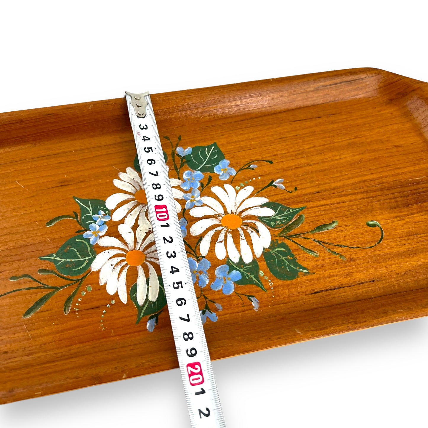 Wood platter with flowers