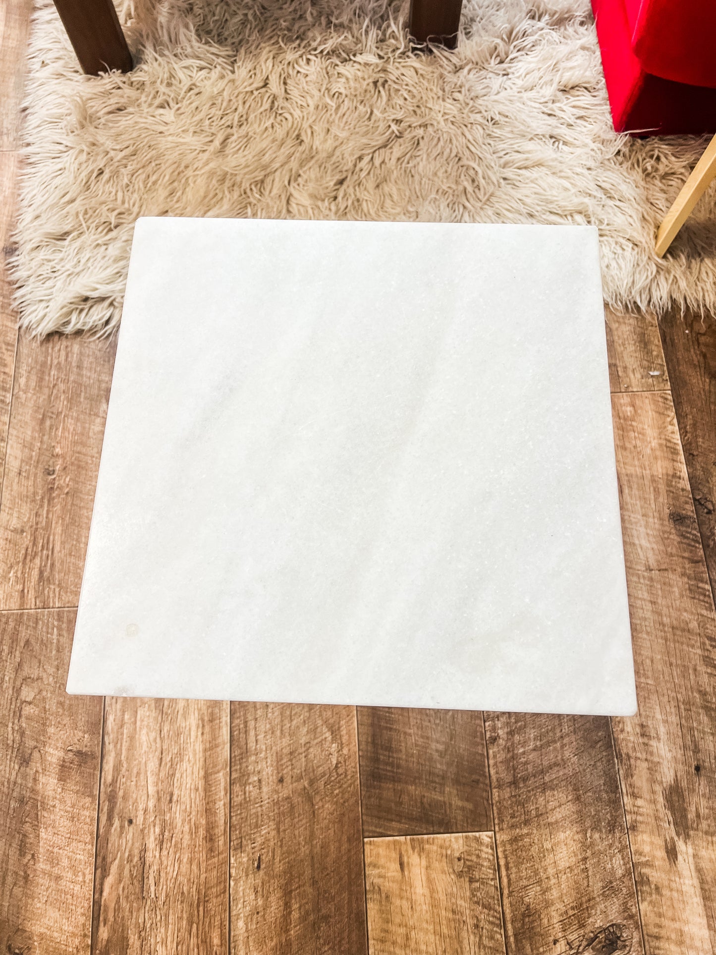 Alabastor Pedestal Side Table with Brass Detail