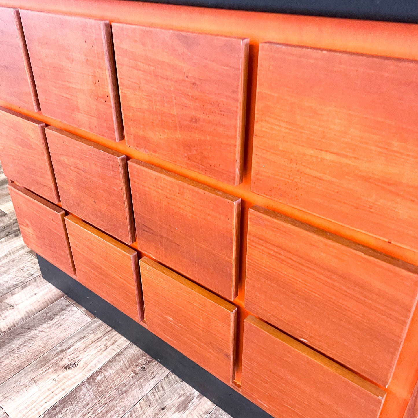 Macrob Bar Teak & Orange Square Design