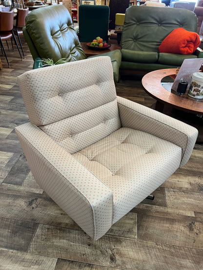 Swivel Lounge Chair – Cream Spotted Upholstery