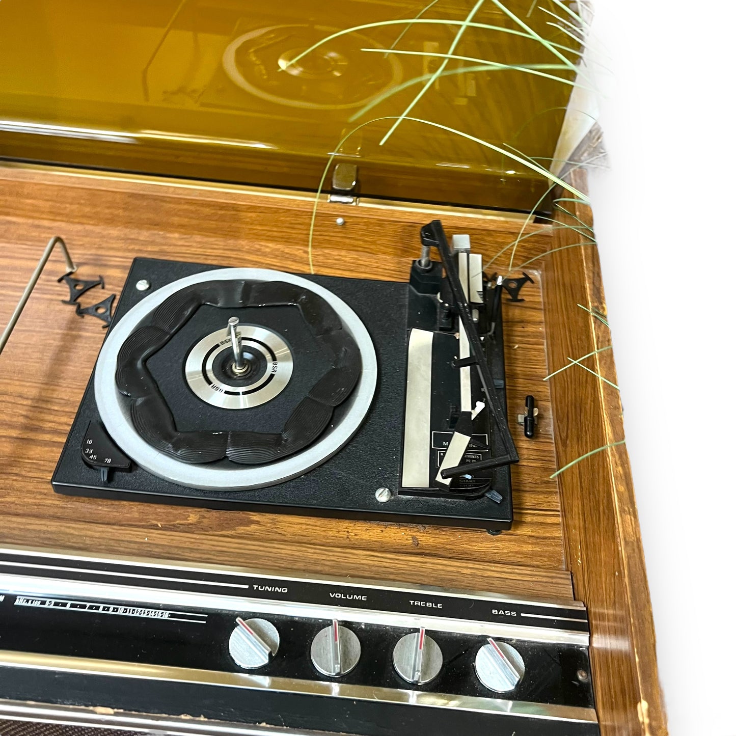 Record Player (not working sold as is)