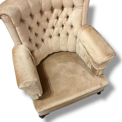 Tufted Velvet Armchair – Caramel Beige
