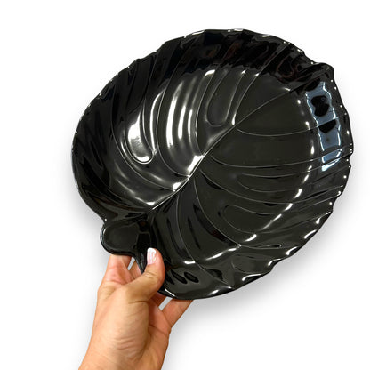Studio Nova Black Leaf-Shaped Plate