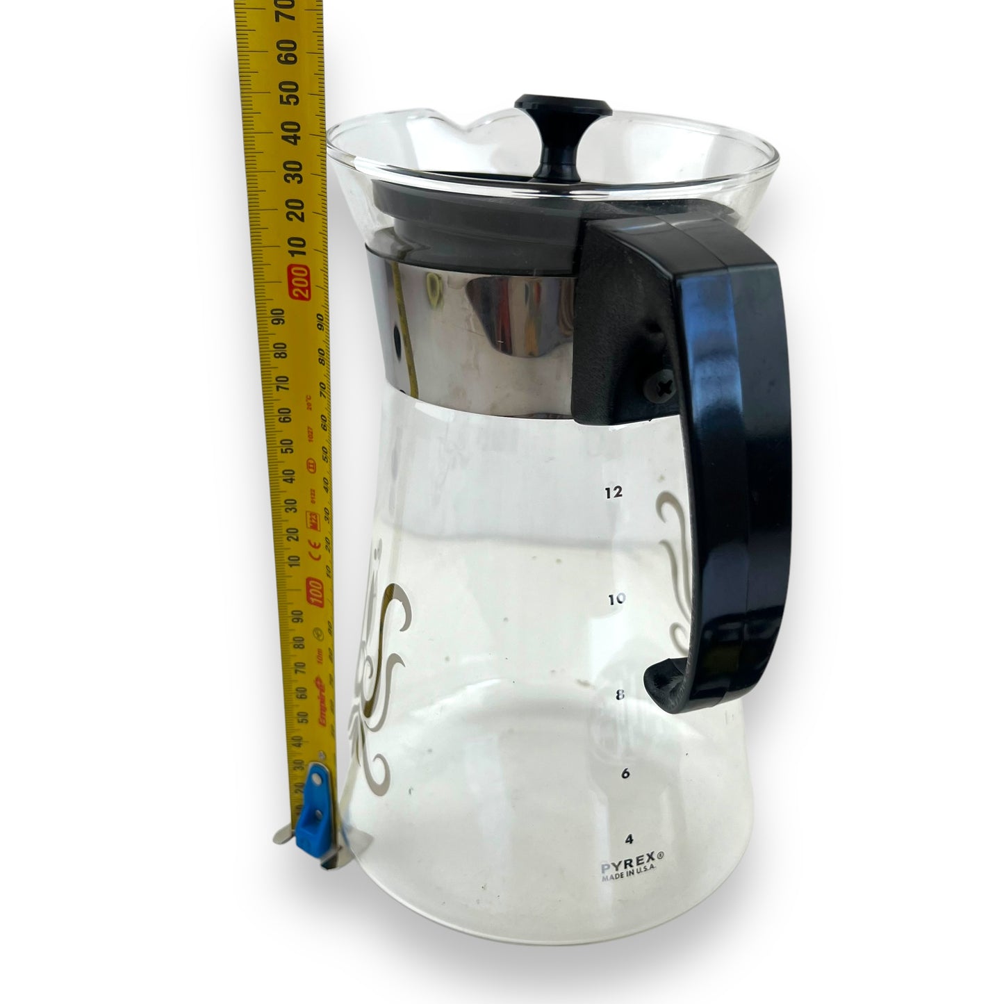Pyrex 8-cup coffee carafe with a warming stand