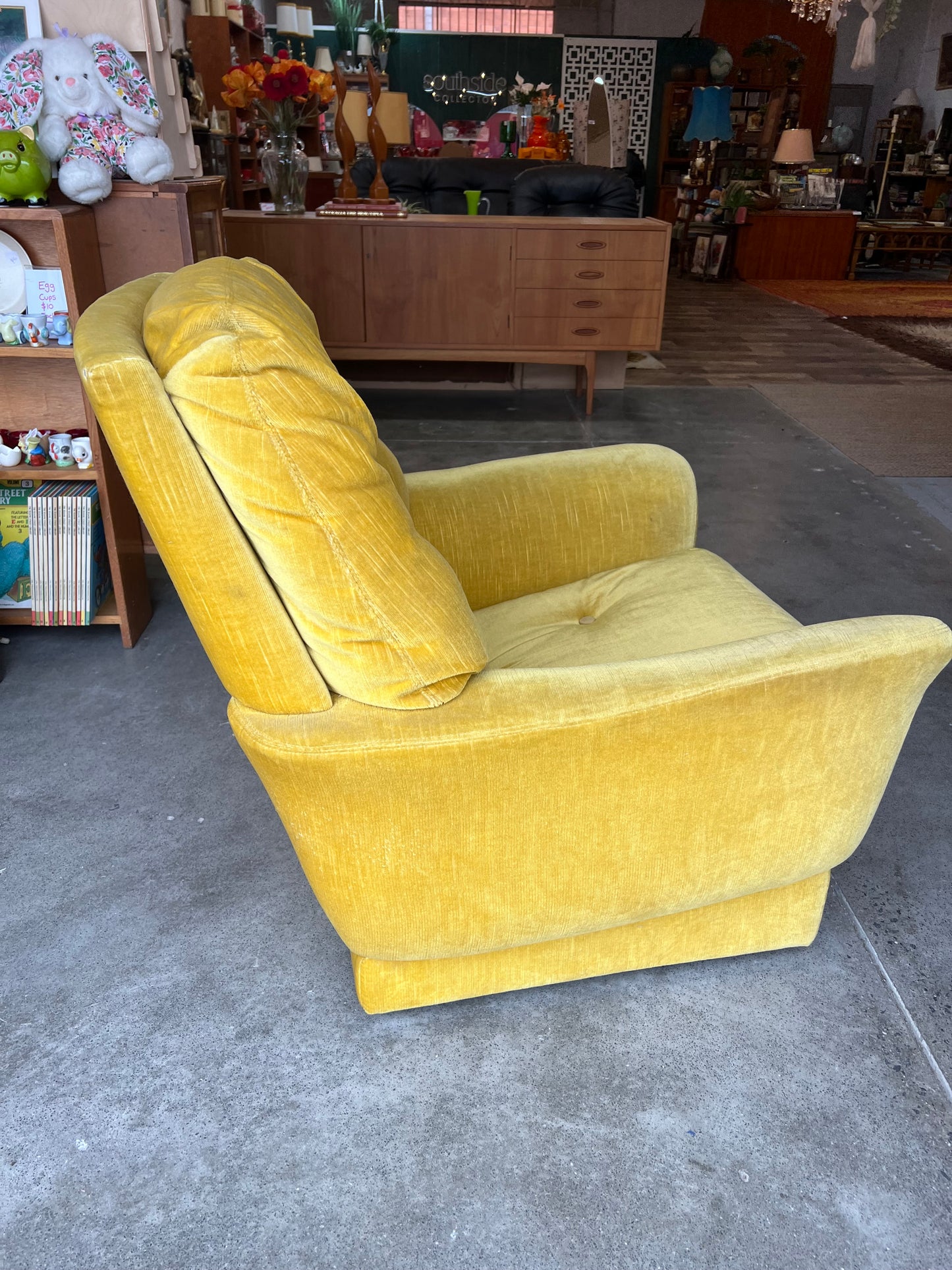 Fler Yellow Velvet Single Lounge Chair