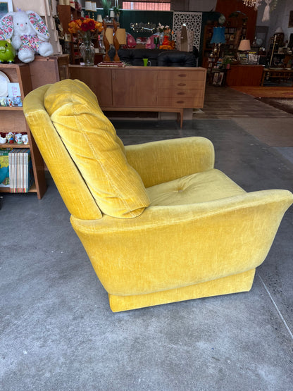 Fler Yellow Velvet Single Lounge Chair