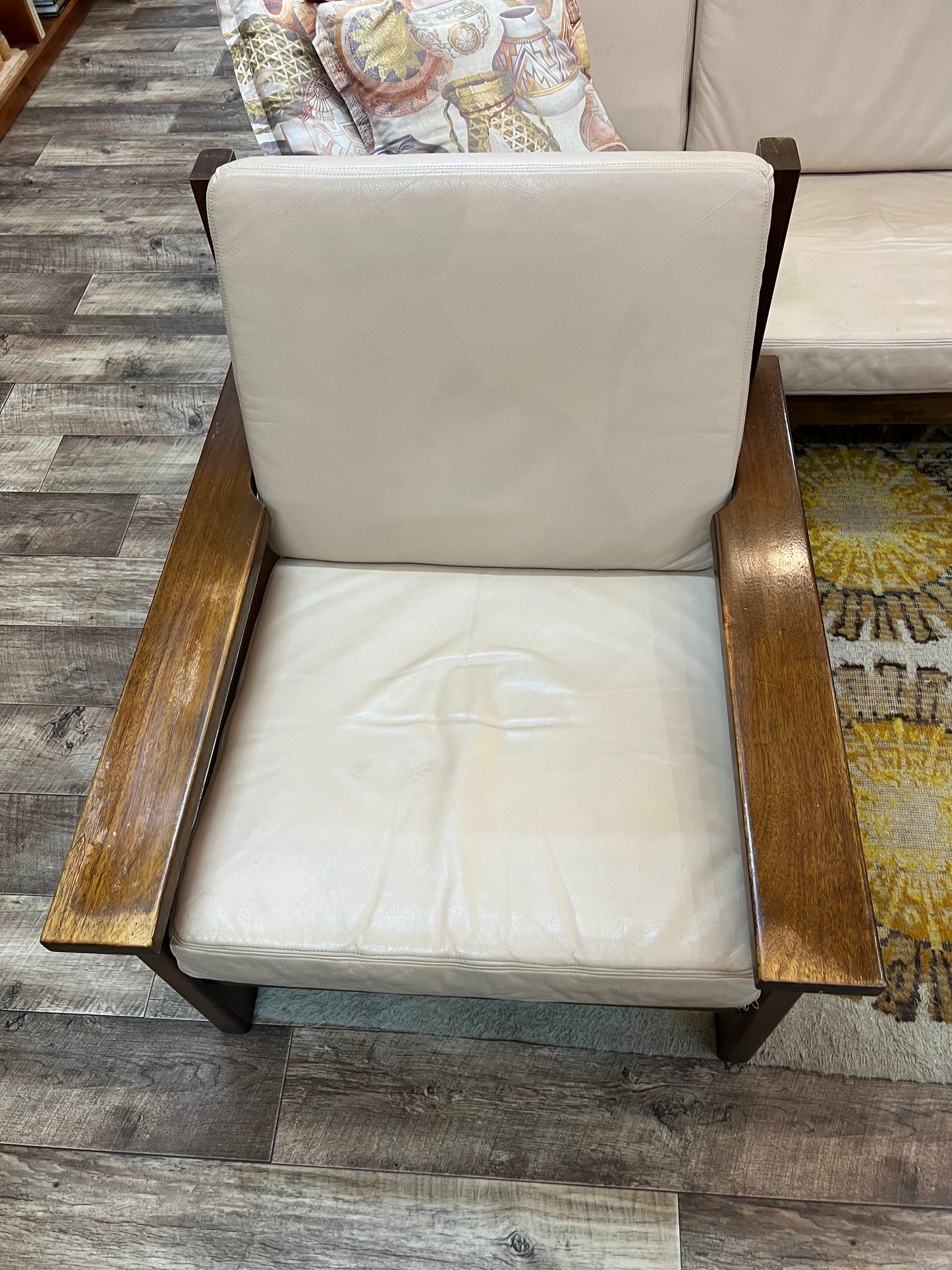 1.Mid-Century Modern Timber & Leather Lounge Chair