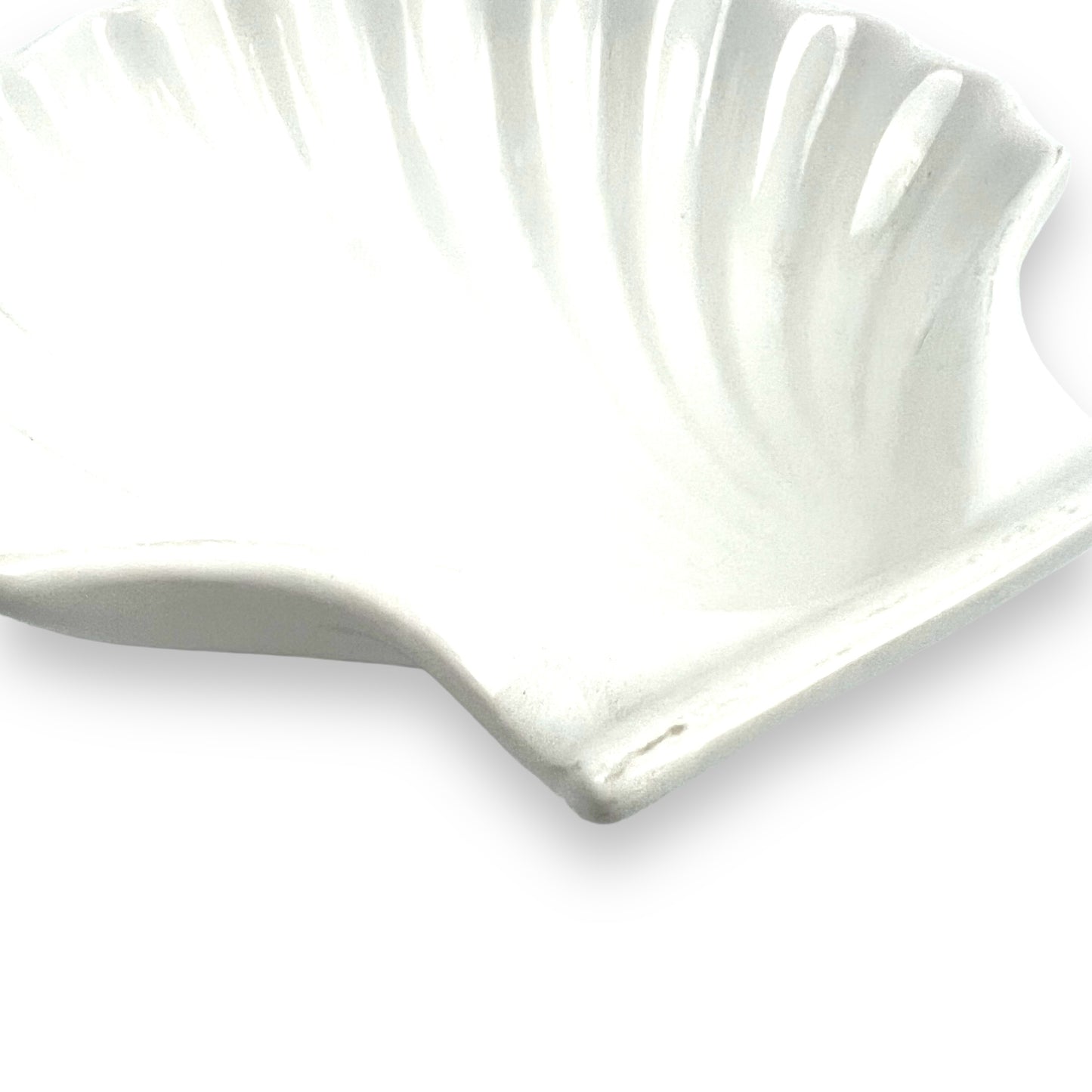 White shell bowl/trinket dish
