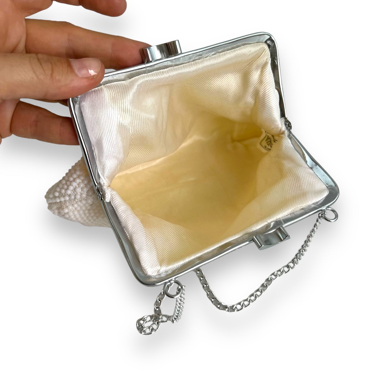 Vintage white Beaded Purse with silver metal clasp and short chain handle