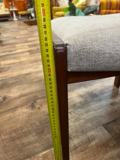 Parker Mid Century Teak Dining Chairs – Set of 6 (2 Carvers + 4 Chairs)